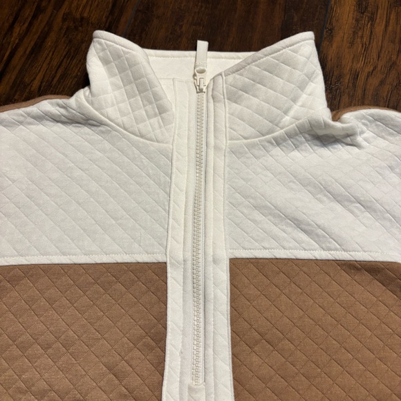 Women’s Croft and Barrow Quilted Quarter Zip Pullover Tan and White Size Large - Picture 2 of 5